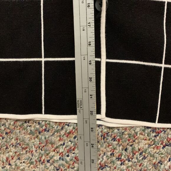 Mercer & Madison Black Ivory Windowpane Knit Sweater Lady Jacket Cardigan Size L - Picture 9 of 9